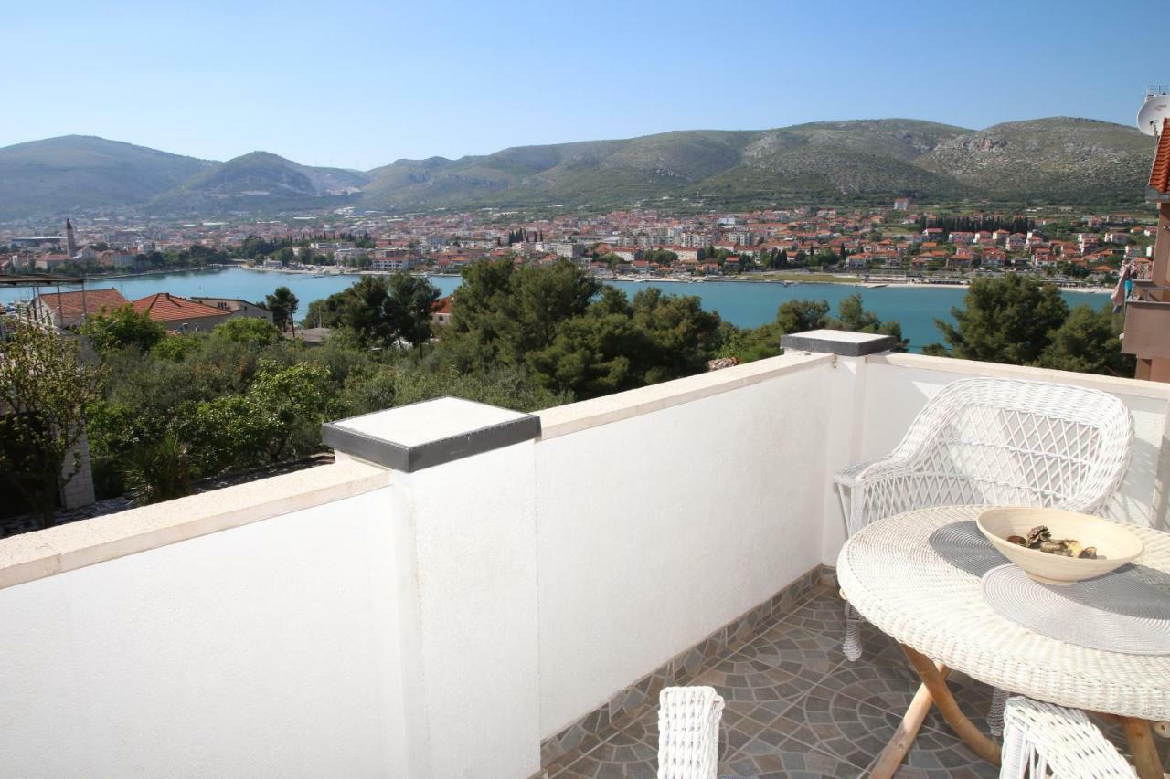 Apartment Poseidon Трогир Екстериор снимка
